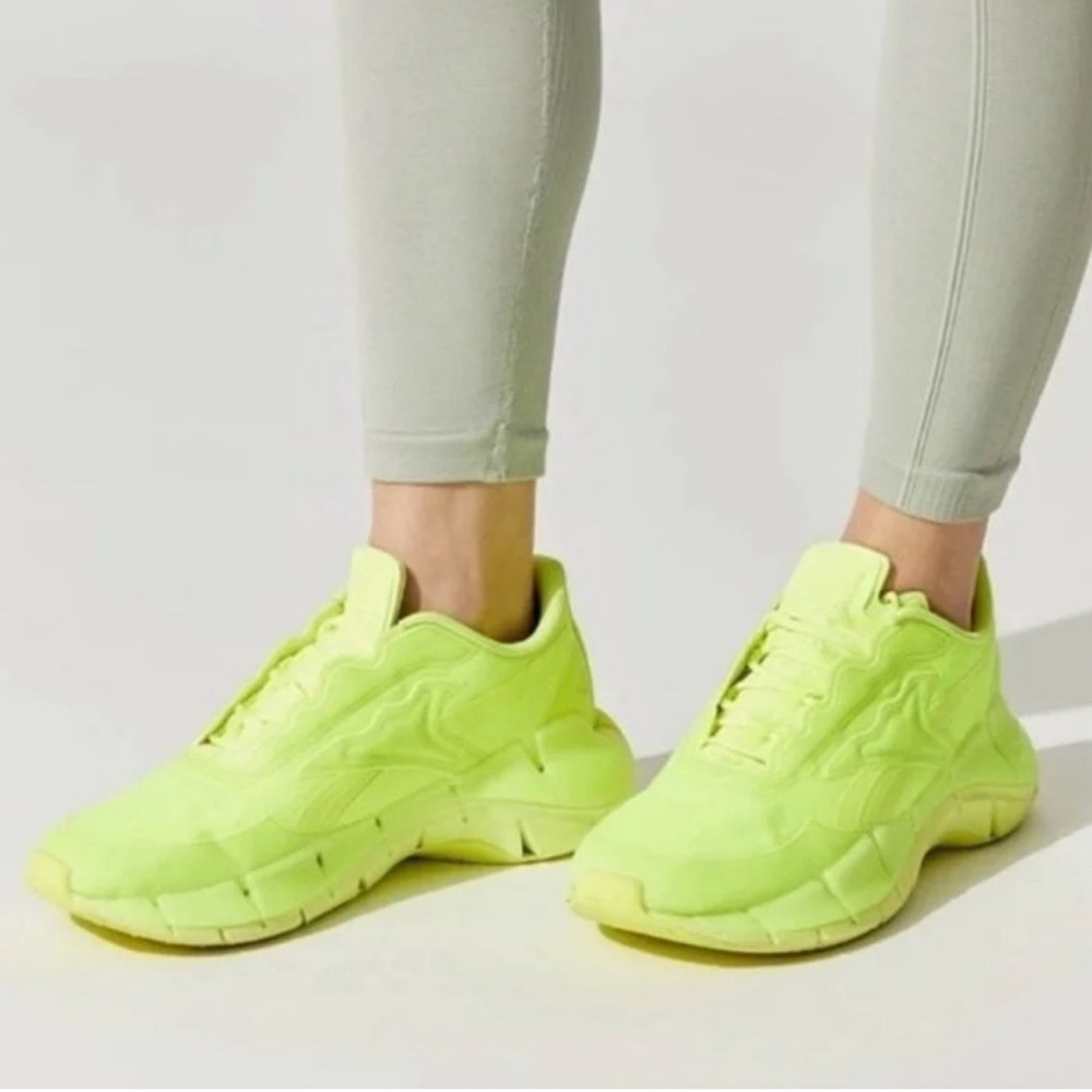 REEBOK X VICTORIA BECKHAM Zig Kinetica Sneaker in Solar Yellow Size 5.5